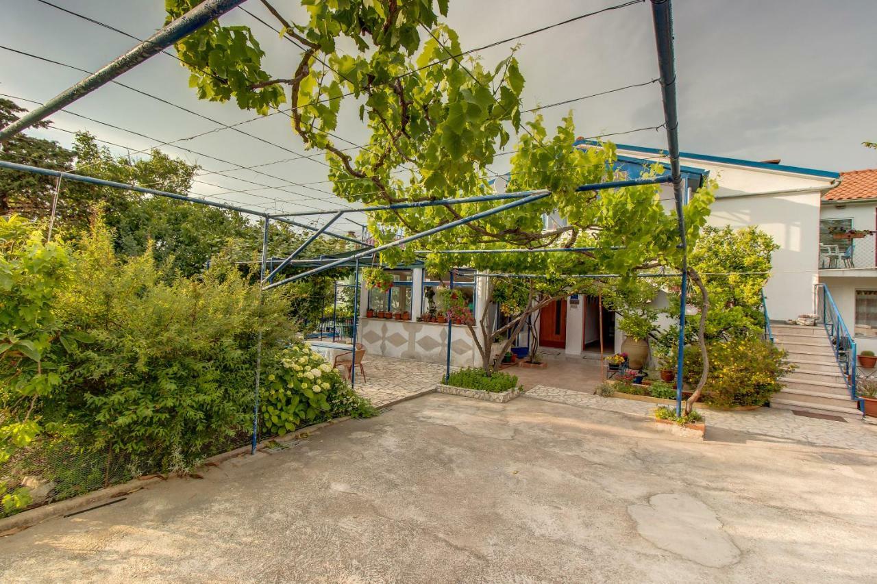 Apartment Malvina Mali Losinj Exterior photo