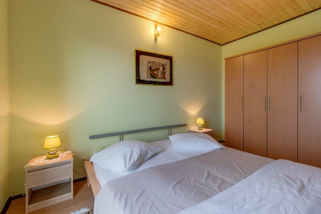 Apartment Malvina Mali Losinj Exterior photo